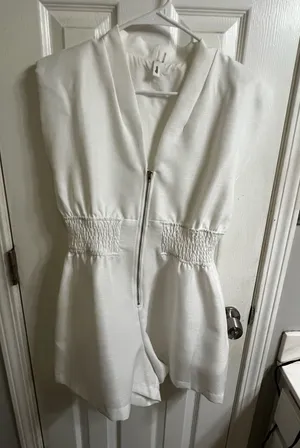 White Romper Size M thumbnail 1