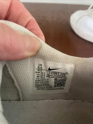 Classic White Women's Casual Nike Sneakers size 6.5 thumbnail 5