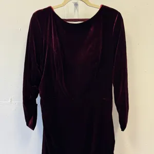 Revelry‎ Burgundy Velvet Cowl Back Maxi Dress Long Sleeve Ruched Formal Gown 18 thumbnail 3
