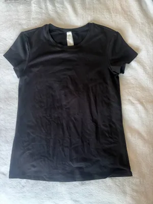 Black Alo tee shirt thumbnail 1