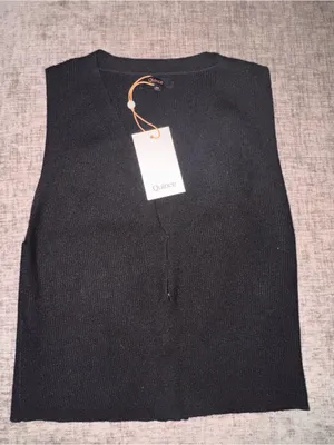 Quince NWT $78 Eco-Knit Split Front Sweater Vest - Size Medium thumbnail 2