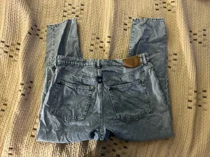 H&M Ripped Mom Jeans High-Waisted thumbnail 3