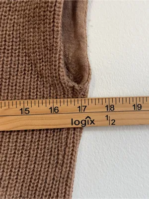 Aritzia Babaton Hazlitt Sweater Vest Size XS Merino Wool Fall Winter thumbnail 7