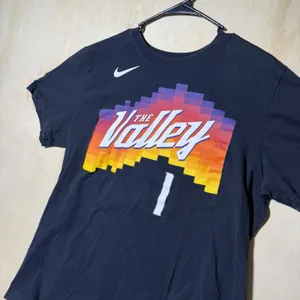 Nike Devin Booker Phoenix Suns The Valley #1 T Shirt Men's Large NBA Black thumbnail 2