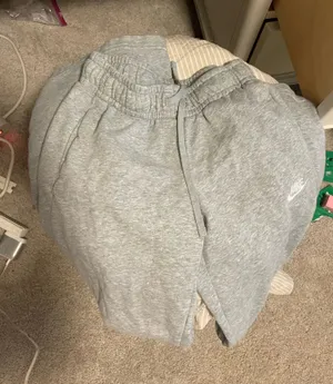 Nike sweatpants  thumbnail 1