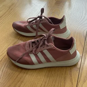 Adidas Originals FLB W Flashback Runners Raw Pink/White BY9301 Sz 8 1/2 Sneakers thumbnail 2