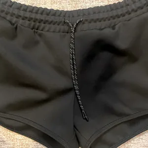 Gap Fit Women’s Drawstring Waist Athletic Shorts in Black thumbnail 6
