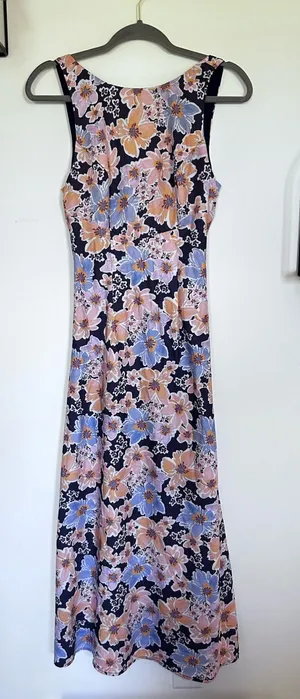 Showpo Jenibelle Floral Print High Neck V Back Sleeveless Midi Dress Size 4 thumbnail 1