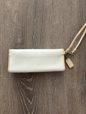 Vintage Y2k Coach White and Beige Buckle Leather Slim Wristlet Wallet thumbnail 8