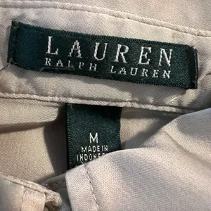Lauren Ralph Lauren‎ Women’s Button Up Top Medium Satin thumbnail 3