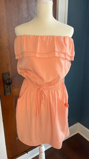 Peach 🍑 Strapless Dress Size M thumbnail 1