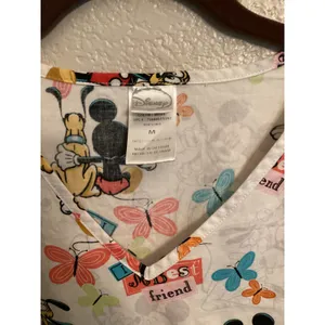 Disney Mickey & Pluto "My Best Friend" Butterfly V-neck Nurse Scrub Top M thumbnail 4
