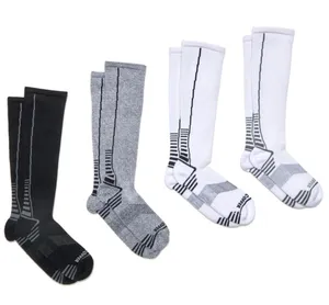NWT TOMMIE COPPER ULTRATEMP Over The‎ Calf Compression Socks 4-Pack Size 4-6.5 thumbnail 1