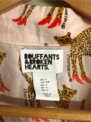 BOUFFANTS & BROKEN HEARTS Short-Sleeve Pajama Top thumbnail 5