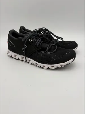 On Cloud Woman’s 7.5 Running Shoes - Excellent Condition-Running Or Casual thumbnail 2