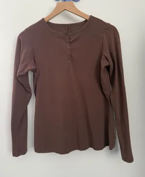 Skims XL Vintage Long Sleeve Henley Coca Brown Crew Minimal Fall Forest thumbnail 1