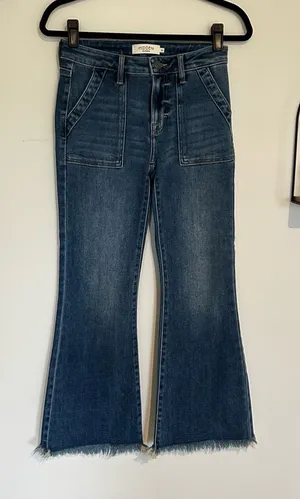Hidden‎ Jeans Happi Medium Wash Frayed Hem Cargo Crop Flare Size 24 thumbnail 1
