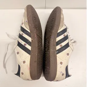 Adidas Women's Gender Inclusive Samba OG Embroidered Floral Shoes US 9‎ thumbnail 2