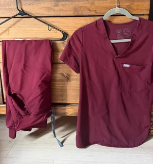 FIGS Burgundy Jogger Scrub Pants + Top Set thumbnail 1