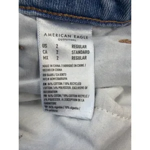 American‎ Eagle Mom Jean Womens 2 Regular Light Wash Distressed High Rise Denim thumbnail 5