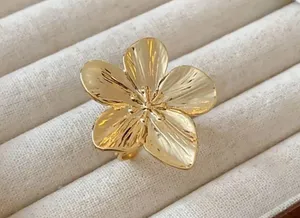 Alloy Flower Statement Solid Metal Design Gold Ring thumbnail 2