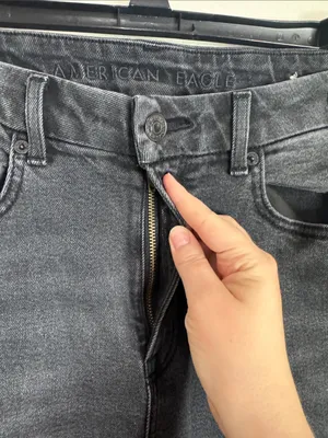 American Eagle Outfitters Washed Black High-Rise Stretch Curvy Mom Jean size 4 thumbnail 6