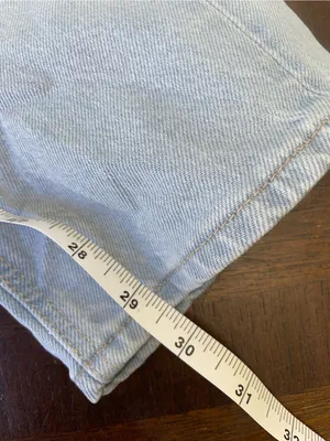 American Eagle 90s Skinny Jeans Women’s Size 12 Light Wash Distressed High Rise thumbnail 4