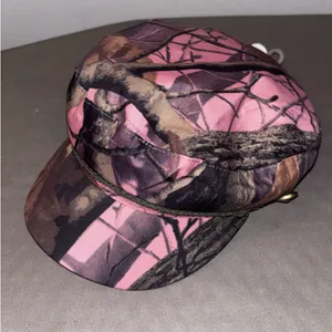 NWT Pink Camo Fiddler Baker Boy Hat | Gold Lion Crest Button Detail Cap thumbnail 3