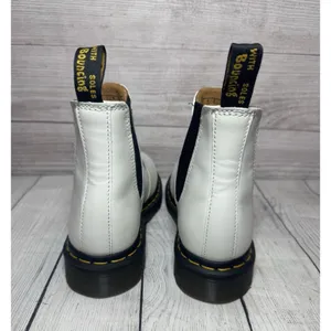 Dr Martens 2976 White Leather Chelsea Boot Women Yellow Stitch 26228100 SZ 6 thumbnail 6