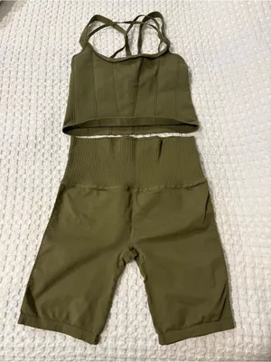 Free People Movement Stay with me Crop tank & Good Karma Biker Shorts Size M/L thumbnail 1