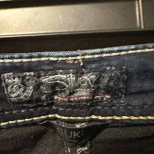 Woman’s Silver Jeans Suki Mid Super Skinny Dark Wash Mid Rise Size 31x31 thumbnail 2