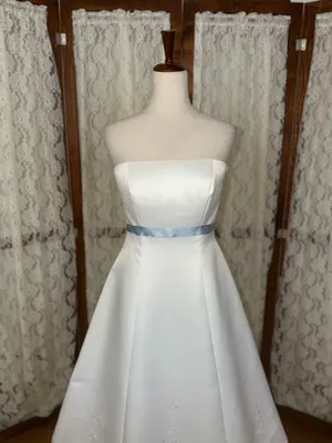 Beautiful Vintage 90s Mori Lee Baby Blue Satin Trim Wedding Gown thumbnail 3