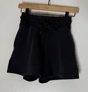 Lululemon Soft Ambitions High Rise‎ Short 3.5” Black Size 0 thumbnail 1