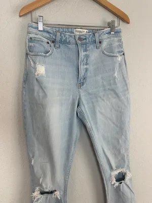 NEW Abercrombie & Fitch High Rise Light Blue Distressed Jeans Size 28 / 6 Curve thumbnail 2