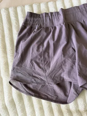 Lululemon Hotty Hot 4” 6 TALL Shorts Like new thumbnail 2