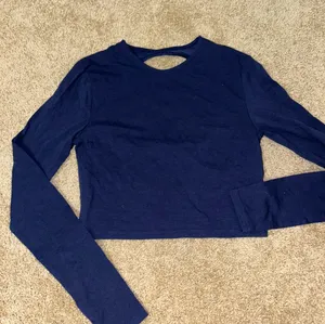 H&M Long Sleeve Going Out Top thumbnail 1