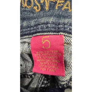 Almost Famous Womens Low Rise Bootcut Jeans Distressed Embroidered Wings Size 5 thumbnail 8