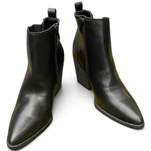 Naturalizer SOUL Micah Chelsea Boots Black Pointed Toe Block Heel Size 7 thumbnail 3
