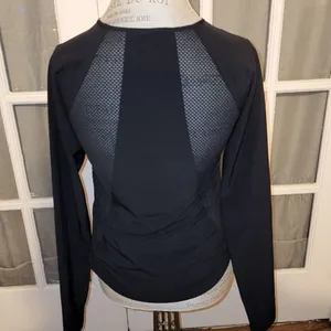 Athleta Womens‎ Black Long Sleeve Yosemite Top XS thumbnail 2
