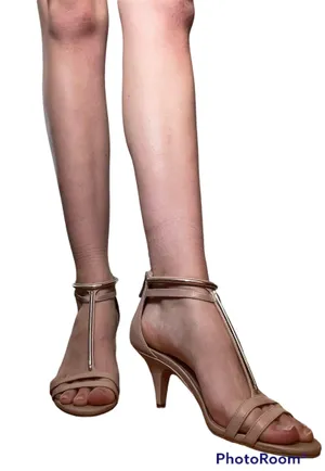 Vince Camuto Kitten Heels thumbnail 1