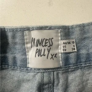 Princess Polly Leonie Lightwash Denim Shorts size 6 thumbnail 8