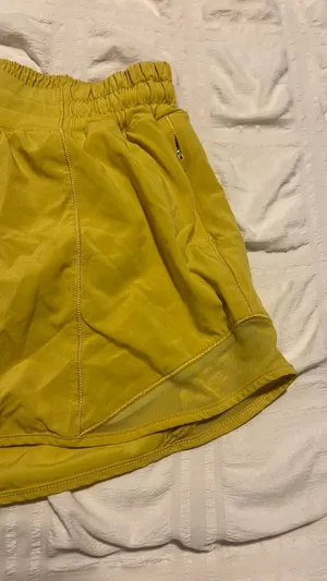 Lululemon Hotty Hot Shorts 4" thumbnail 2