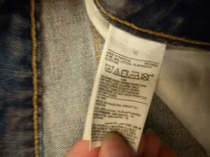 Old Navy Denim Shorts Women’s thumbnail 3