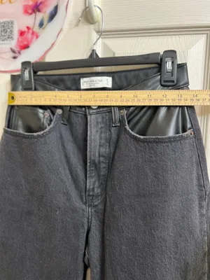Abercrombie & fitch Mixed Fabric High Rise 90s Relaxed Jean size 27 thumbnail 4