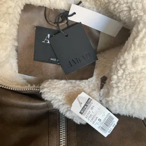 ANWND Brown Faux Shearling Moto Vest Belted Zip Sherpa Lined Women’s Size S NWT thumbnail 8