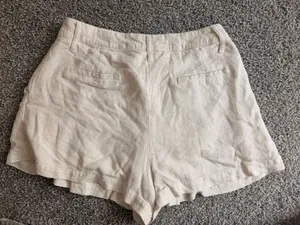 Windsor Looking Chic Belted Trouser Shorts With Linen thumbnail 3