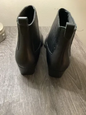 Marc Fisher  Black Leather Pointed Toe Ankle Booties thumbnail 4