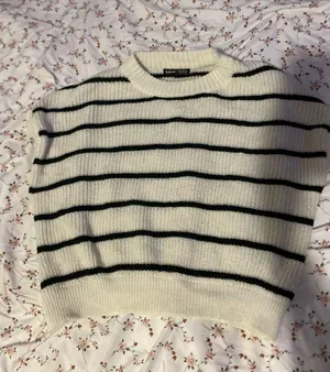 Shein Sweater Top Knit thumbnail 1