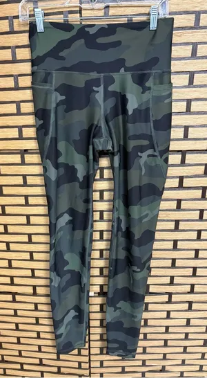 Old navy active green camo Powersoft leggings size medium tall thumbnail 1