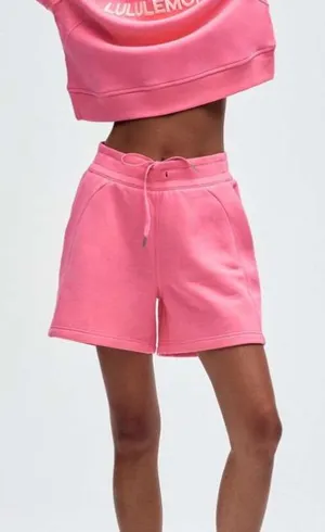 Lululemon Scuba High-Rise Short 5" Size 4 thumbnail 1